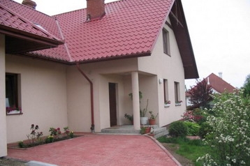 Polonia Privát Zielonki, Exterior